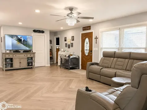 2714 Avenue A Fort Madison IA 52627