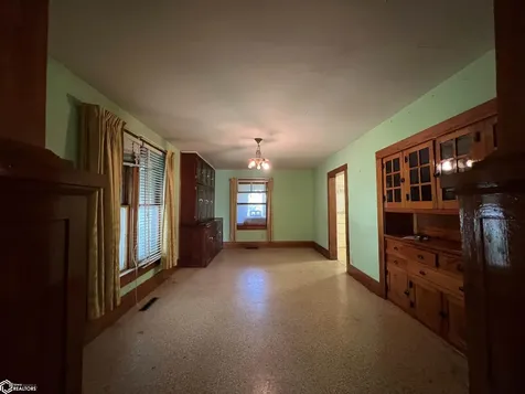 502 W Main Street Agency IA 52530