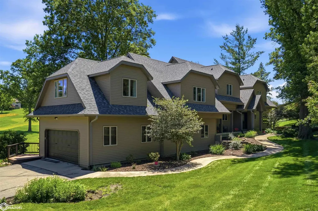 1806 Knollwood Drive Marshalltown IA 50158