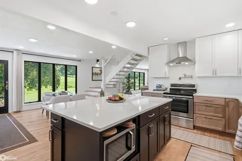 1806 Knollwood Drive Marshalltown IA 50158