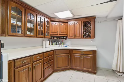 1806 Knollwood Drive Marshalltown IA 50158