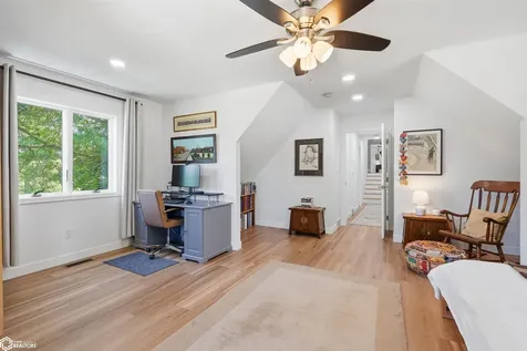 1806 Knollwood Drive Marshalltown IA 50158