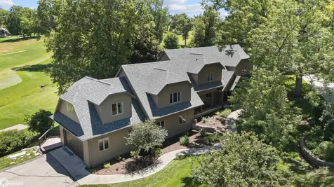 1806 Knollwood Drive Marshalltown IA 50158