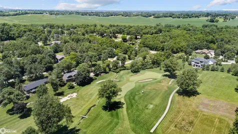 1806 Knollwood Drive Marshalltown IA 50158