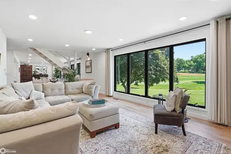 1806 Knollwood Drive Marshalltown IA 50158