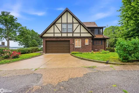 1119 N 4th Street Burlington IA 52601