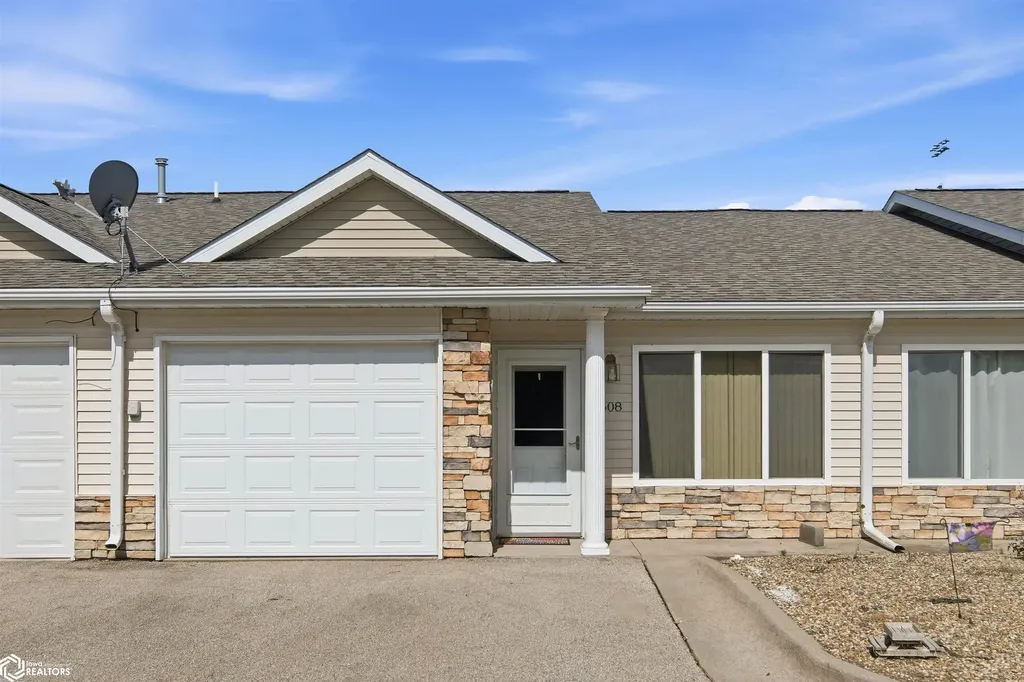 514 E Olive Street Marshalltown IA 50158