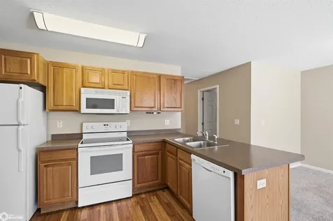 514 E Olive Street Marshalltown IA 50158