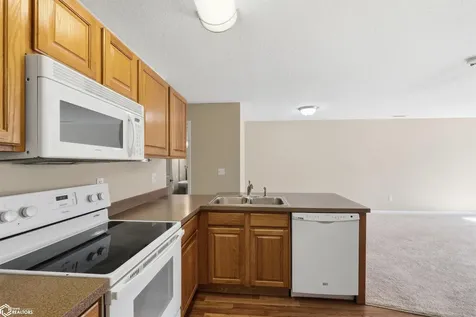 514 E Olive Street Marshalltown IA 50158