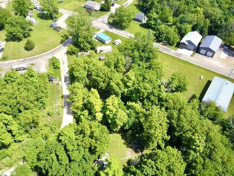 2082 Larrys Drive Brooklyn IA 52211