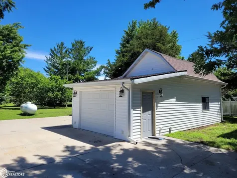 1089 Linby Street Packwood IA 52580