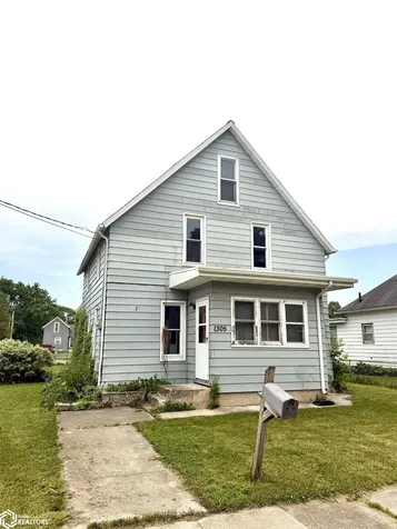 1305 N Monroe Avenue Mason City IA 50401