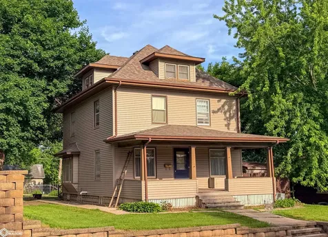 216 4th Street NE Hampton IA 50441