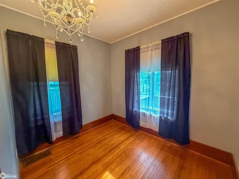 216 4th Street NE Hampton IA 50441