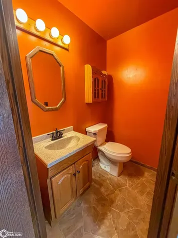 216 4th Street NE Hampton IA 50441