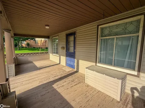 216 4th Street NE Hampton IA 50441