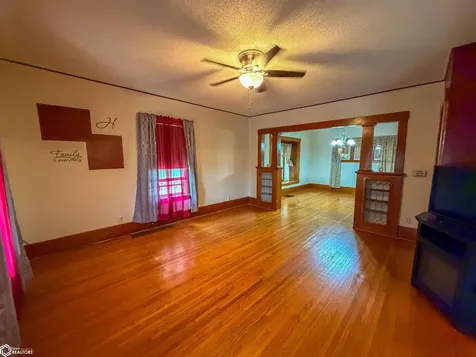 216 4th Street NE Hampton IA 50441