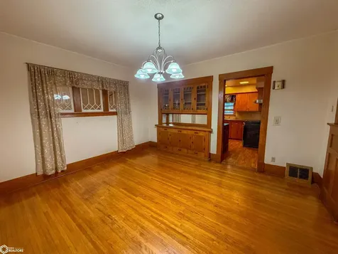 216 4th Street NE Hampton IA 50441