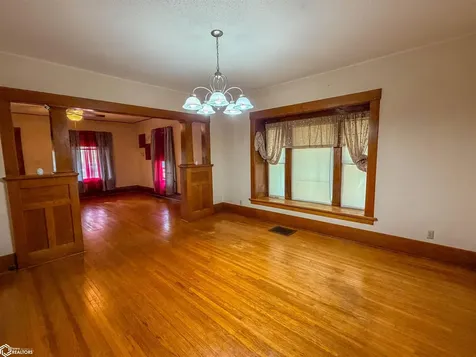 216 4th Street NE Hampton IA 50441