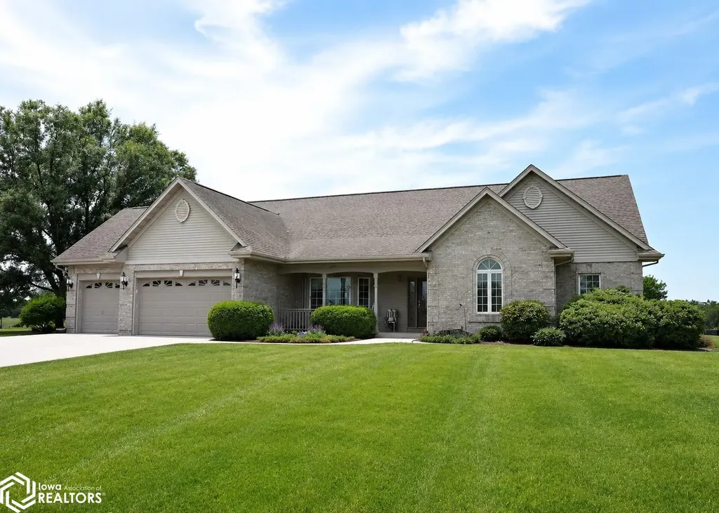 1811 N Highway 5 Albia IA 52531