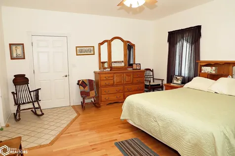 1811 N Highway 5 Albia IA 52531
