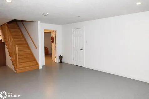 1811 N Highway 5 Albia IA 52531