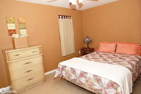 1811 N Highway 5 Albia IA 52531