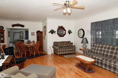 1811 N Highway 5 Albia IA 52531