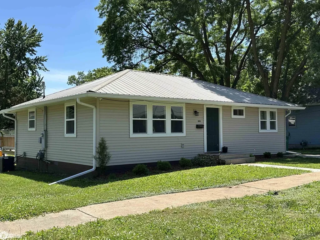 804 W Grimes Fairfield IA 52556