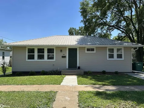 804 W Grimes Fairfield IA 52556