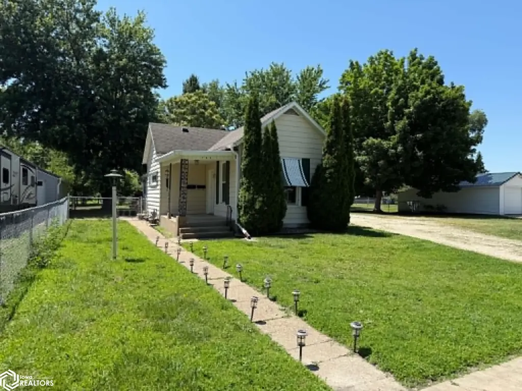705 Hedge Avenue Burlington IA 52601