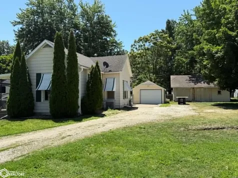 705 Hedge Avenue Burlington IA 52601