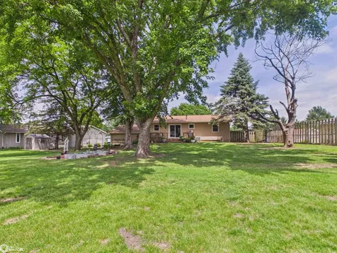 1151 Clearview Drive Oskaloosa IA 52577