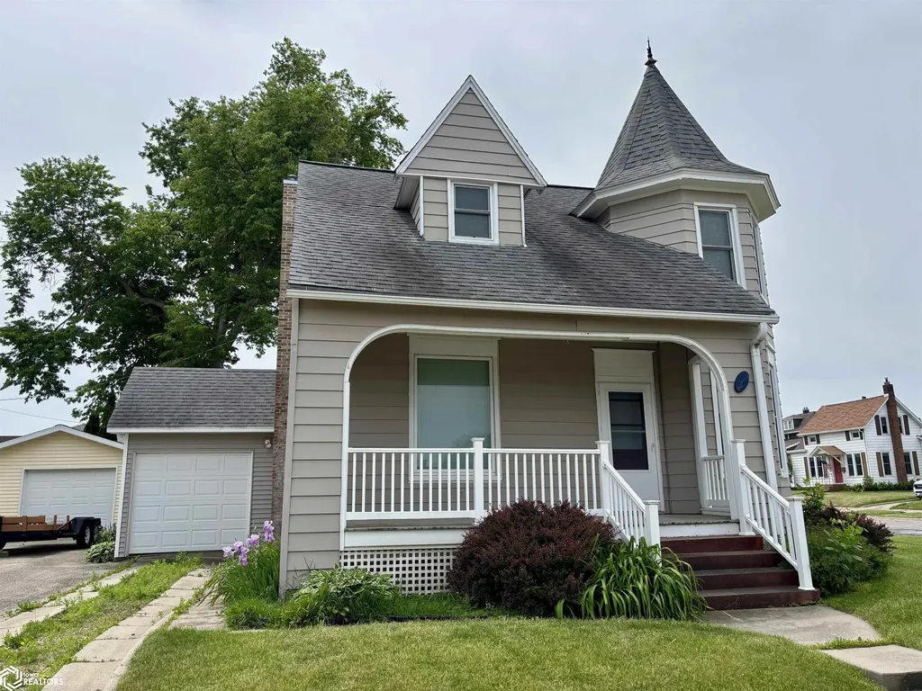 312 W State Street Marshalltown IA 50158