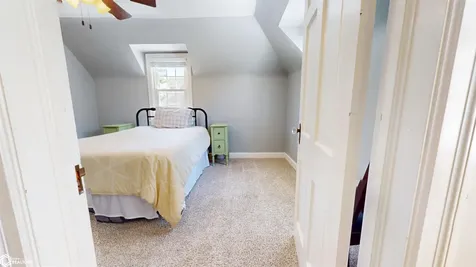 124 W Alta Vista Ottumwa IA 52501
