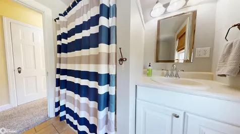 124 W Alta Vista Ottumwa IA 52501