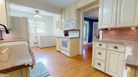 124 W Alta Vista Ottumwa IA 52501