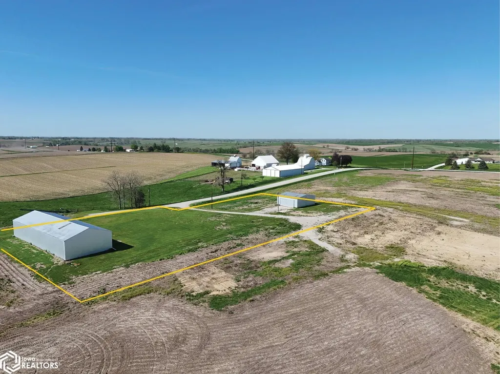 2371 79th Street Drive Blairstown IA 52301