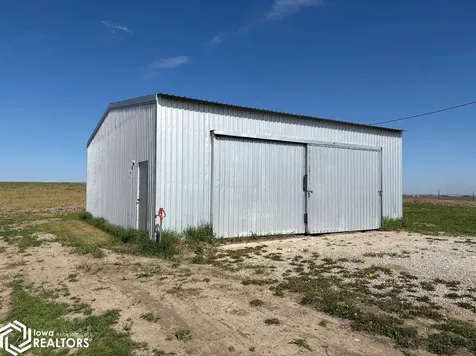 2371 79th Street Drive Blairstown IA 52301