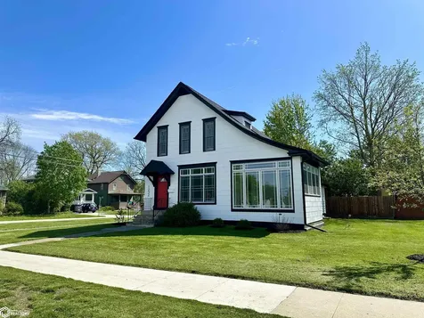 1232 Main Street Grinnell IA 50112