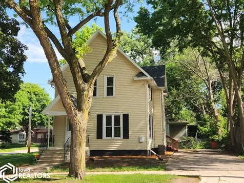 326 1st Street NW Mason City IA 50401