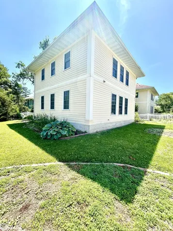710 Orchard Place Fairfield IA 52556