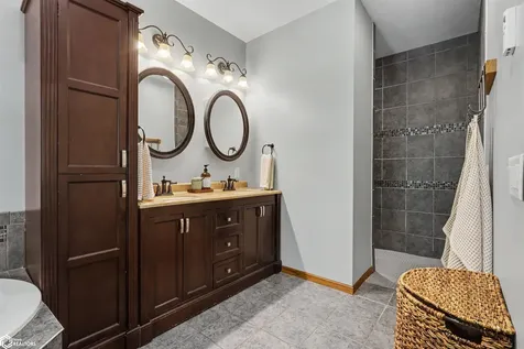 2529 Bass Drive New London IA 52645