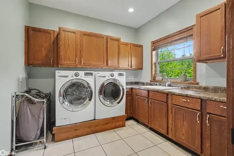2529 Bass Drive New London IA 52645