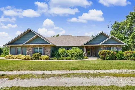 2529 Bass Drive New London IA 52645