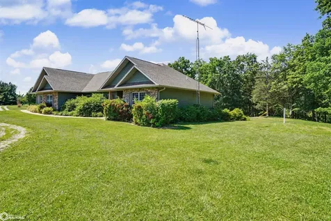 2529 Bass Drive New London IA 52645