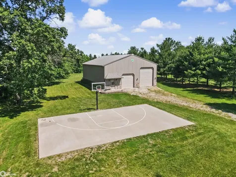 2529 Bass Drive New London IA 52645