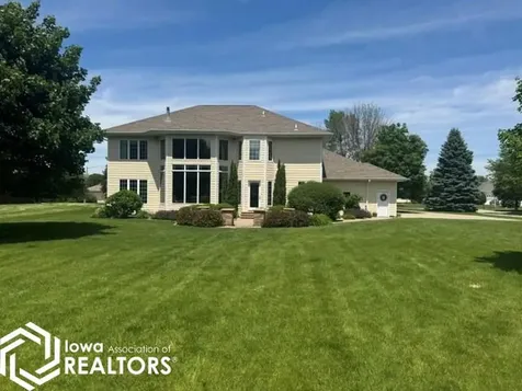 1511 W Valleyview Drive Algona IA 50511