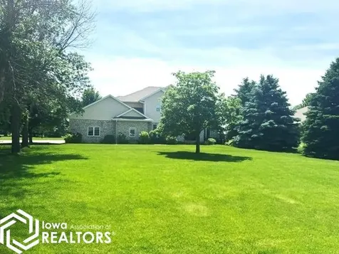 1511 W Valleyview Drive Algona IA 50511
