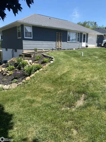 511 N Orchard Street Brooklyn IA 52211